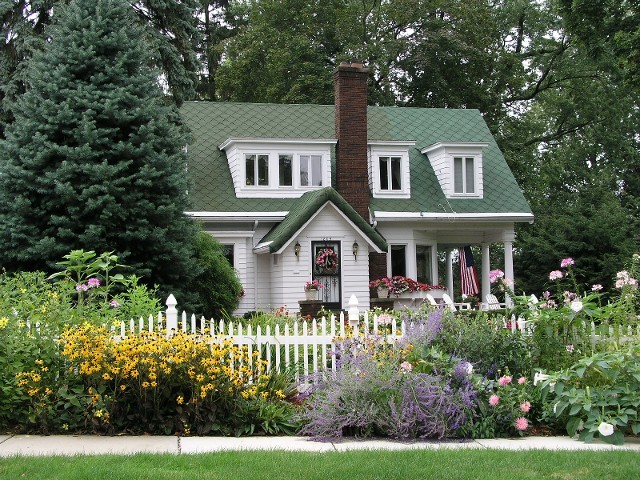 A Greeny Theme Exterior House
